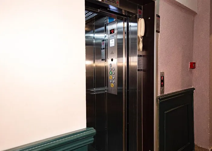 Comfort Taksim Hotel 3*