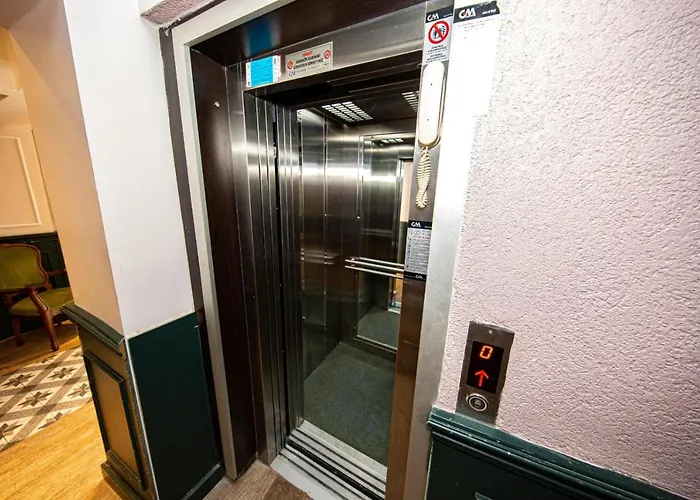 Hotel Comfort Taksim 3*