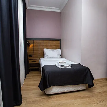 Hotel Comfort Taksim 3*